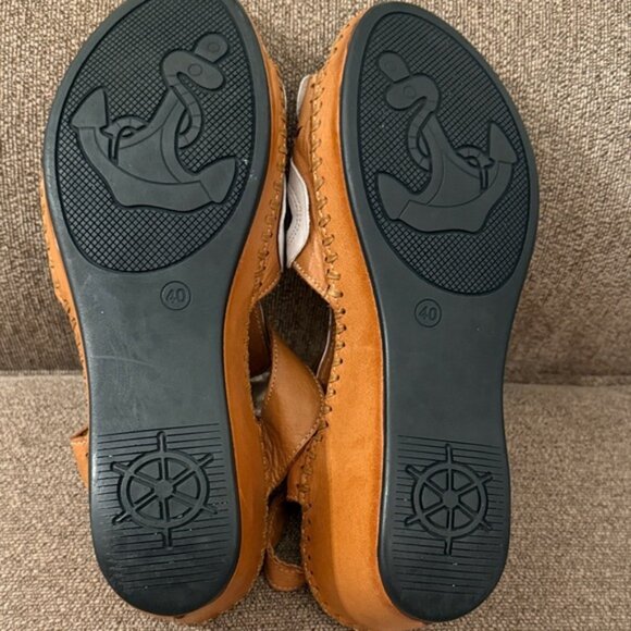 Spring Step Genuine Leather Brown and White Sandals with Cutout Design Size 40 - Picture 4 of 4